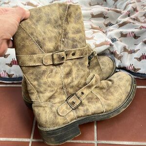 Womens boots